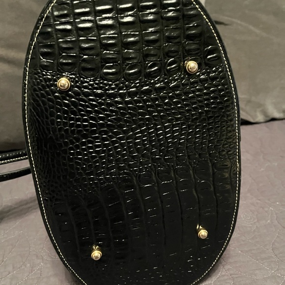 Brahmin Navy & Tan Shoulder Leaf Bucket Bag - Picture 5 of 9